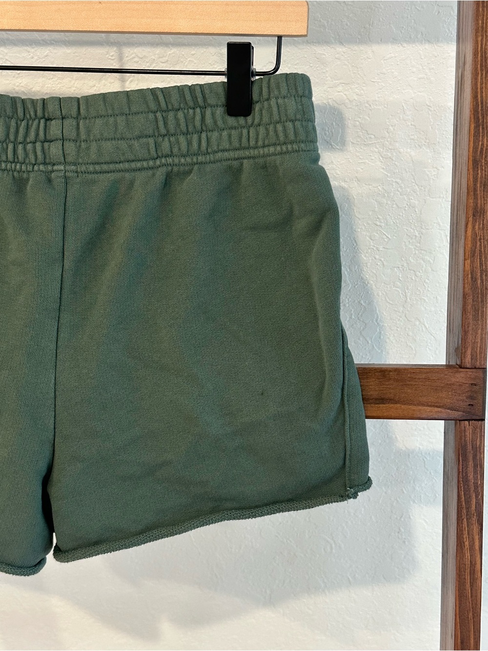 OFFLINE by Aerie Green Raw Hem Fleece Shorts S - Picture 9 of 13